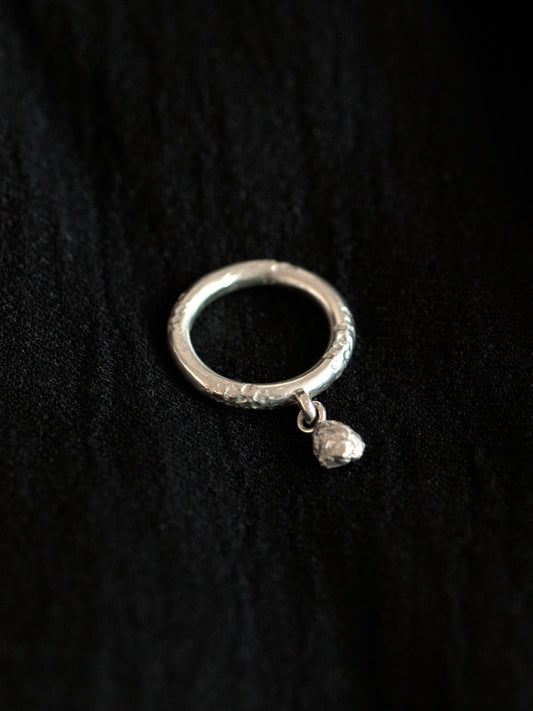 Lily ring