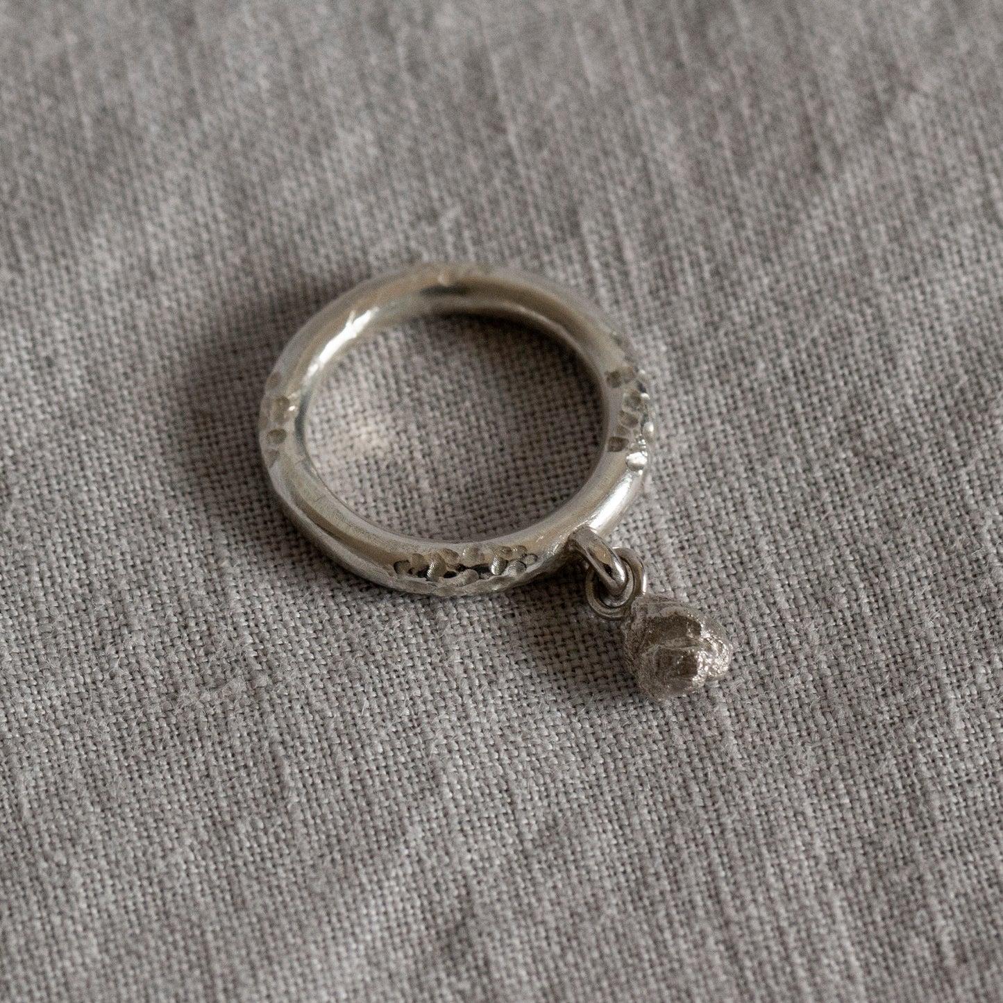 Lily ring