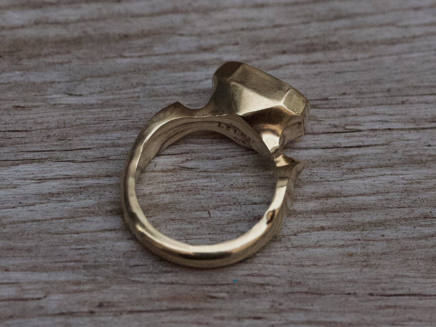 Urn ring - Yellow Gold