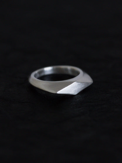 Long Hilt ring